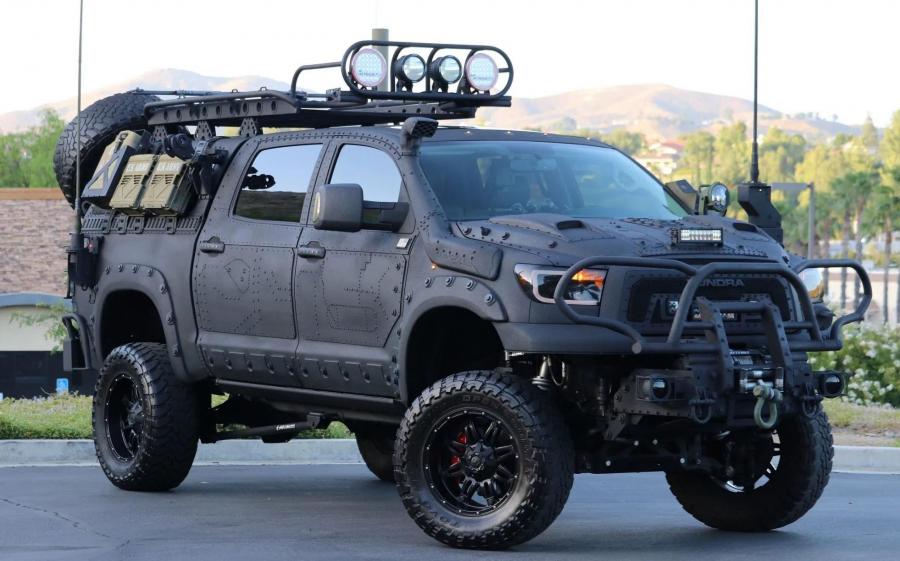 Toyota Tundra CrewMax 4x4 Zombie Apocalypse '2013